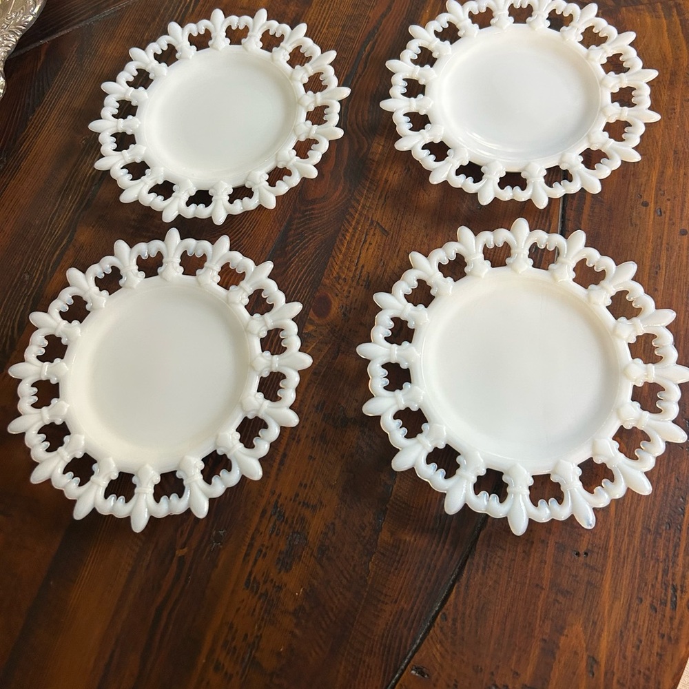 Antique Westmoreland Milk Glass Fleur De Lis 7.5” Plates (4)